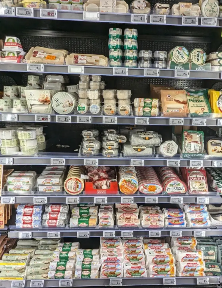 <em class="placeholder">Fromages de chèvre en supermarché</em>