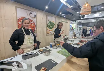 pôle culinaire sur le stand des fromages de chèvre dans le pavillon 1 du salon de l'agriculture 2025