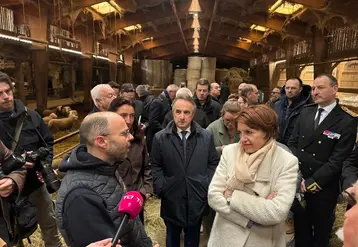 <em class="placeholder">Visite d’Annie Genevard, ministre de l’Agriculture et de la Souveraineté alimentaire, chez Sébastien Chaize, fromager fermier.

</em>