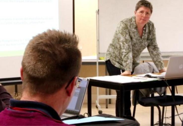 Nathalie Mulet, conseillère agronomie des Chambres d'agriculture de Normandie en formation collective CSP.