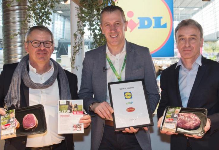De gauche à droite : Jean-Charles Deschamps, président Natup, Michel Biero, directeur exécutif achats et marketing LIDL France et Laurent Boivin, compte-clé du groupe Bigard.