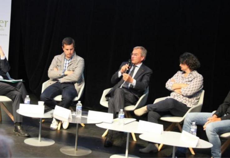 De gauche à droite, Frédéric Denhez, animateur de la table-ronde, Pierre Lebaillif, Emmanuel Hyest, Claire Poinsot, Patrick Le Gouée.