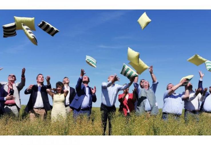 Le 13 juillet, Xavier Batut s’est rendu sur plusieurs sites
de la filière lin dans le département