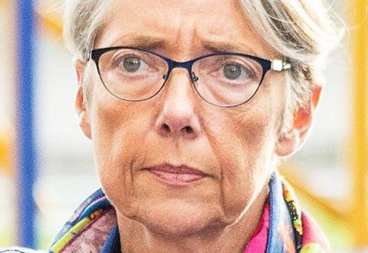 La nouvelle ministre de la Transition écologique gardera
parallèlement le portefeuille des Transports.