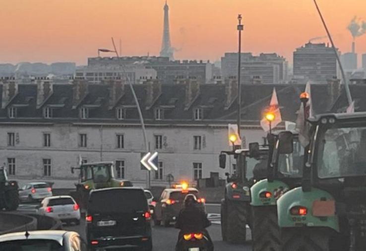 Arrivée à Paris au petit matin.