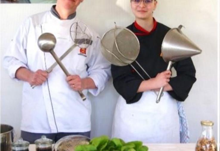 Laurent Guillot, du lycée Malherbe, de Caen et Sophie Bicheray pour leur recette de rosti de lentilles aux légumes, aromates et son oeuf poché.