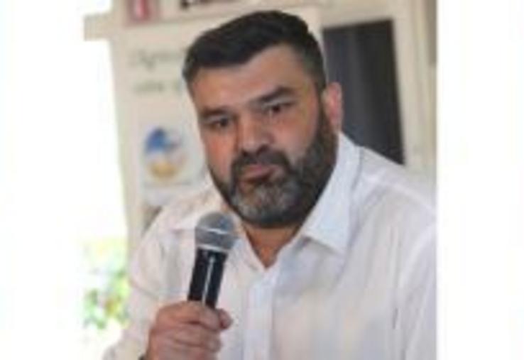 De gauche à droite : Amaury Levesque (président de la FNSEA 27), Simon Babre (préfet de l’Eure), Jérémy Decerle (agriculteur et député européen), Bonny Van Ranst (citoyen belge et producteur de lait dans l’Eure), Damien Auclaire (animateur de la table ronde) et Luc Lorin (céréalier en Eure-et-Loir et consultant spécialisé dans les Pays de l’Est).