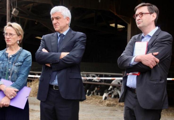Clotilde Eudier, vice-présidente de la Région, chargée de l’agriculture, de la pêche et de la forêt ; Hervé Morin, président de la Région ; Sébastien Windsor, président de la Chambre régionale d’agriculture. Hervé Morin a chiffré le montant consacré « au soutien agricole ces dernières années à 458 millions d’euros ».