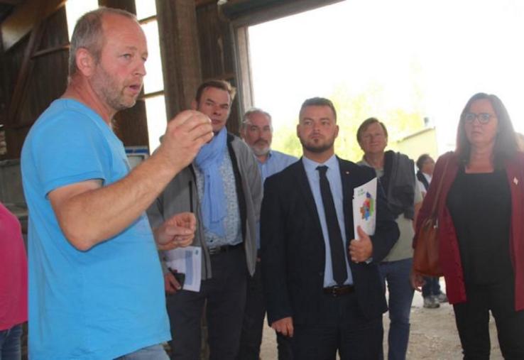 David Lemonnier en pleine explication. Son exploitation coche quasiment toutes les cases de l’agriculture départementale.