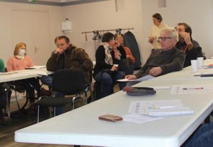 230 exploitations représentant 20 000 ha de SAU (Surface Agricole Utile) réparties sur 42 communes sont concernées.