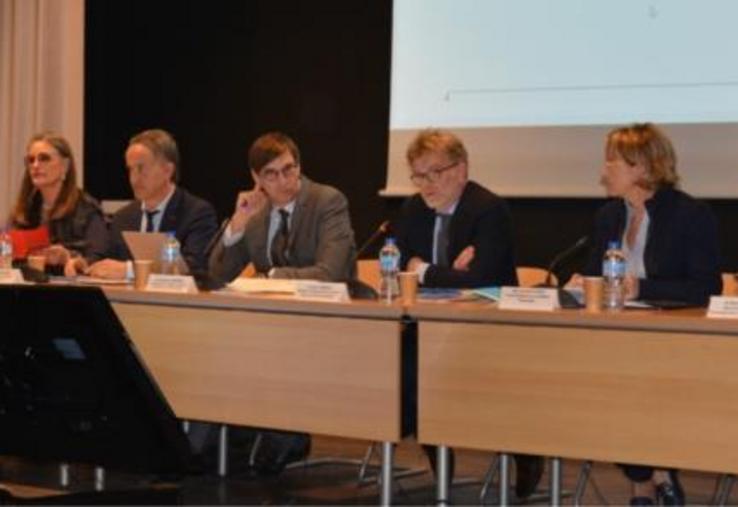 Michel Lafont, de la Cran, a animé la plénière de restitution, en présence de Sébastien Windsor, président de la Chambre d'agriculture
de Normandie, Clotilde Eudier, vice présidente de la Région Normandie, et Marc Fesneau, ministre de l'Agriculture et de la Souveraineté alimentaire. Philippe Mauguin, PDG de l'Inrae, qui participe à cette concertation au national, a apporté un éclairage sur le travail de réflexion mené sur l'adaptation et la transition face au changement ...
