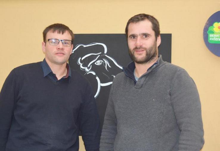 A gauche, Christophe Guicheux, président de
la section ovine de la FNSEA 27, et à droite Guillaume Métayer, président de la section ovine de Natup.