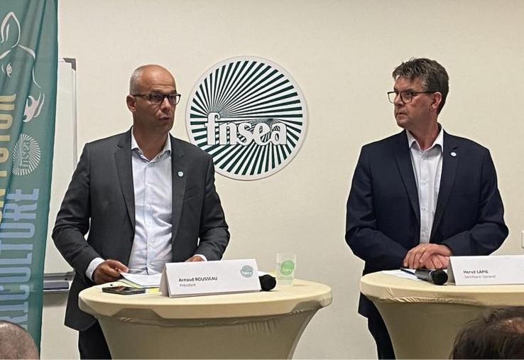 Arnaud Rousseau, président de la FNSEA et Hervé Lapie, secrétaire général de la FNSEA lors d'une conférence de presse le 31 août à Paris.