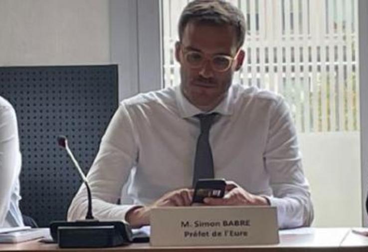 De gauche à droite : Alexandre Rassaert, président du conseil départemental, Simon Babre, préfet et Isabelle Burel, directrice de projet TEET.