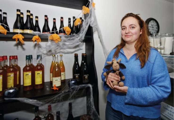 Justine Journet vend sa production sur les marchés parisiens et au magasin à la ferme.