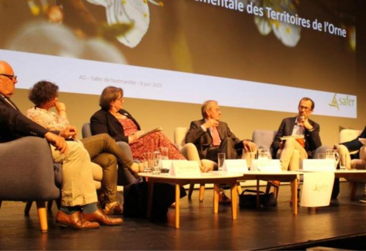 La table ronde sur le sujet « Souveraineté alimentaire et biodiversité » s'est déroulée lors de l'assemblée générale de la Safer à Argentan, jeudi 8 juin.