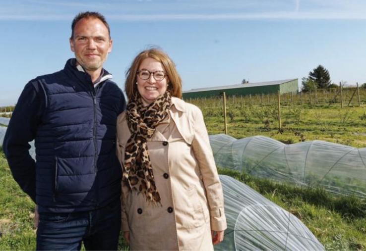Anne et Cyril Cornille produisent des fruits rouges sur près d’un hectare sur leur exploitation agricole.