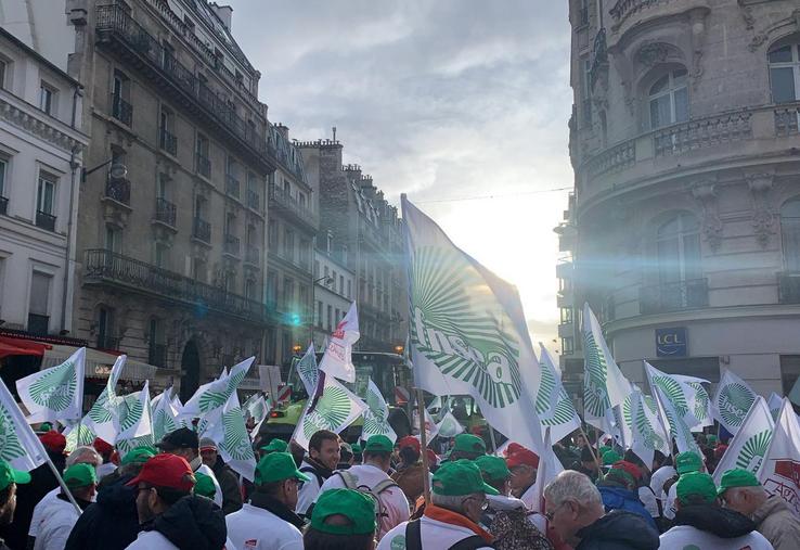 Un mois après les premières mobilisations, les agriculteurs ont manifesté vendredi dernier à Paris, à l'ouverture du Salon de l'agriculture.