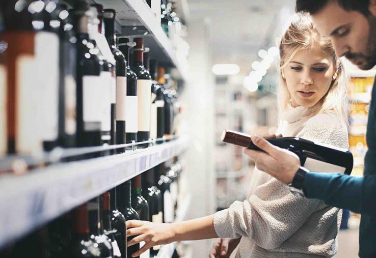 Une consommation de vin en baisse de 2,6 % par rapport à 2022.
