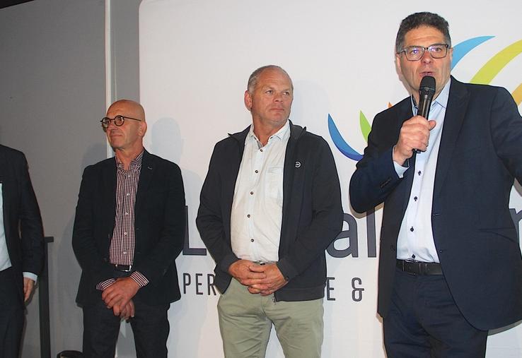 Benoit Vaultier, Frédéric David, Vincent Lemonnier et Thierry Hulmer. Littoral Normand est sur de bons rails. Quoi de plus logique pour une structure qui a commencé par un échange dans un wagon du Paris Cherbourg entre Frédéric David (14) et Thierry Hulmer (50).