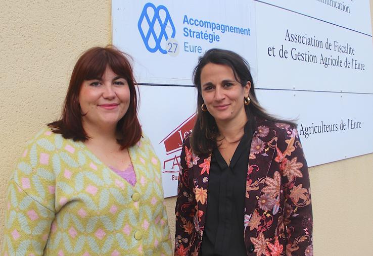 Andréa Prentout et Céline Lefevres (directrice d'AS 27). La responsable du service juridique et fiscal apprécie la convivialité qui règne au sein de l'entreprise et la proximité avec les adhérents.