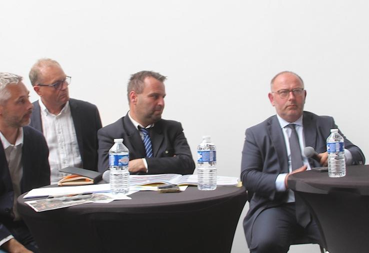 Une table ronde animée par Pascal Perri (LCI) : "l'alimentation est aussi une arme de guerre. C'est un sujet qui devrait être en haut de la file des discussions".