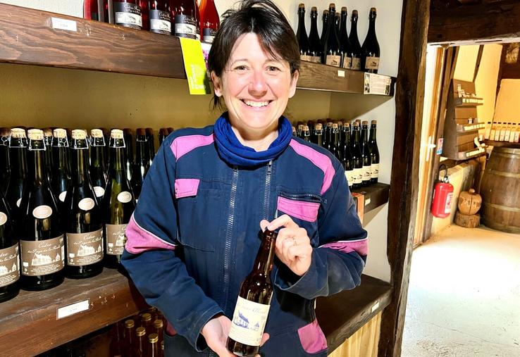 Marie Bourut accueille ses clients avec des visites de la cidrerie et du musée du Cidre.