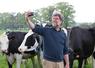 Antoine Thibault partage son quotidien d'éleveur sur Youtube et X sous le pseudo "Agriskippy".