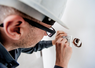 L'artisan doit avertir le client des risques susceptibles de compromettre la mise en service d'une installation.