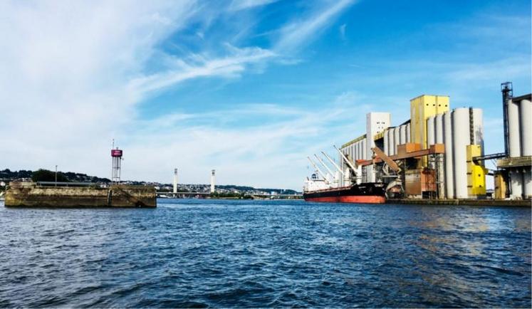 Le grand port maritime de Rouen peut stocker jusqu’à
900 000 tonnes de céréales.