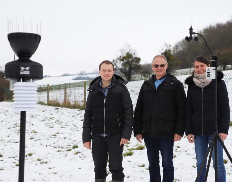 Les conseillers de l’antenne de la chambre d’agriculture
des Andelys ont installé leur station météo afin de se familiariser avec l’outil.