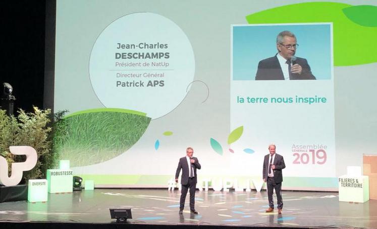 De gauche à droite, Jean-Charles Deschamps, le président du groupe Natup, et son directeur général, Patrick Aps,
lors de l’assemblée générale le 3 décembre à Evreux