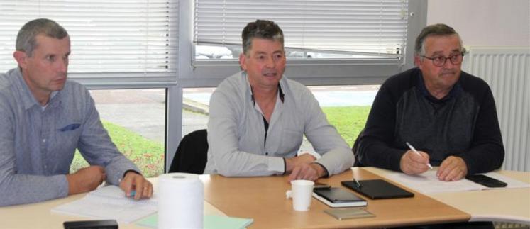 Bertrand Lapalus, président de la SNFM, Jean-Michel Hamel, président de la section régionale des fermiers, Patrice Chaillou, secrétaire-général de la SNFM.