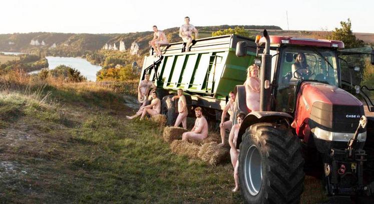 Pour la photo de groupe du calendrier, les Jeunes Agriculteurs de l’Eure ont choisi les Andelys.