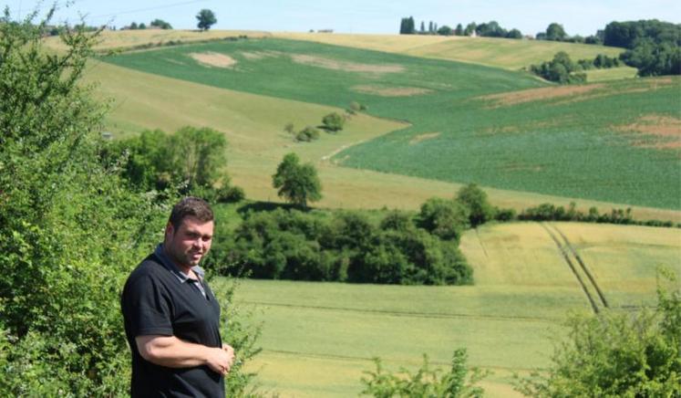C’est avec fierté et plaisir que le jeune agriculteur propose un tour de son exploitation. Un paysage époustouflant.