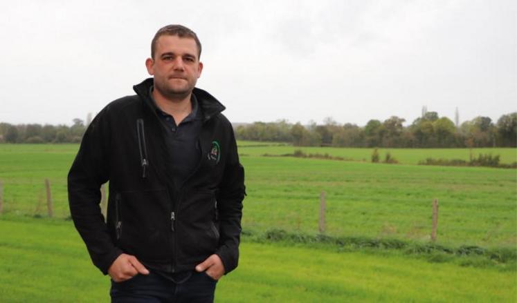 Maxime Vaugeois, agriculteur à Almenêches et élu au bureau JA Normandie, travaille sur la prochaine édition du Forum Terre.s d’avenir.