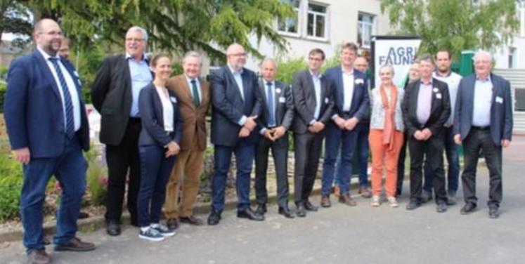 Représentants nationaux et départementaux étaient réunis à Coutances le 5 mai pour la signature de la convention nationale Agrifaune.