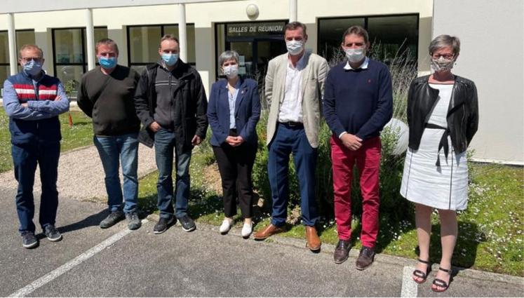 De gauche à droite : Laurent Duclos, Mickael Duhamel, Benjamin Chamoy, Severine Gipson, Gilles Lievens, Fabrice Moulard, Stéphanie Raux