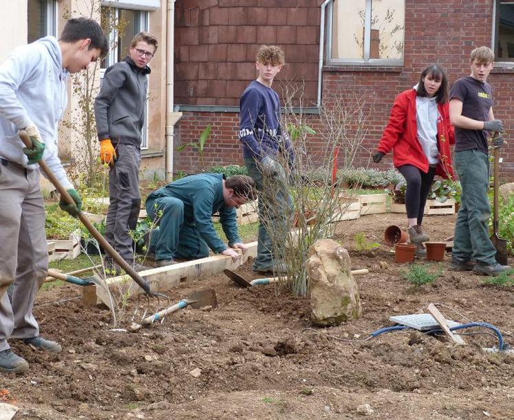 La porte ouverte permettra d’apprécier les dernières
réalisations des élèves.