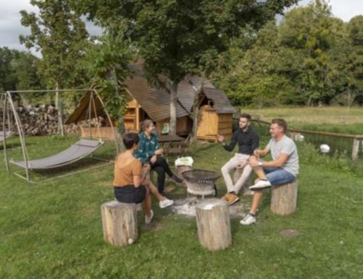 Accueil en hébergement insolite à la ferme du Domaine de Ouézy (Calvados).