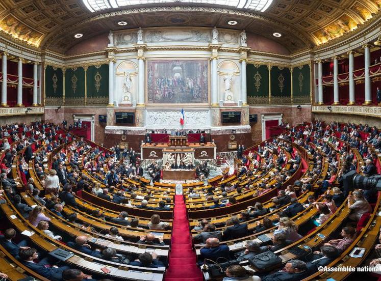 Par 266 voix pour, 213 voix contre et 74 abstentions, les
députés ont approuvé le texte de ratification de l’accord négocié par la Commission européenne.