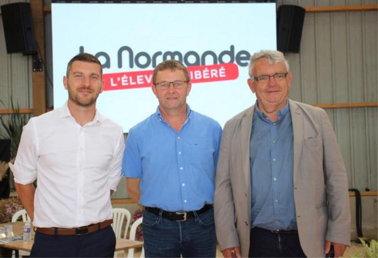 Pascal Orvain, président de l’OS Normande, entouré de Albéric Valais (à droite), directeur depuis 2011, et de Corentin Delaunay qui succèdera à la direction dans quelques semaines.