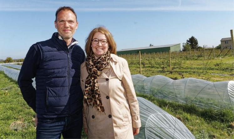 Anne et Cyril Cornille produisent des fruits rouges sur près d’un hectare sur leur exploitation agricole.
