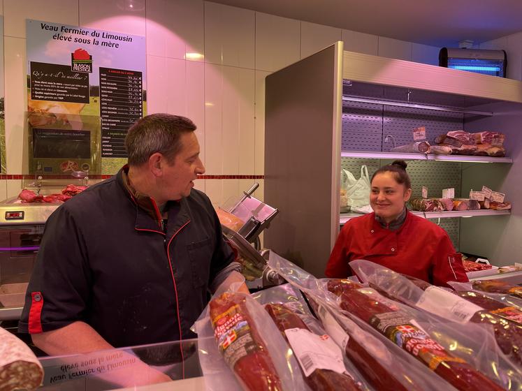 Davy Bourgeois, tuteur de Mélissandre Lehoulle, est gérant de la boucherie depuis près de vingt ans, sis rue Victor Hugo à Évreux.