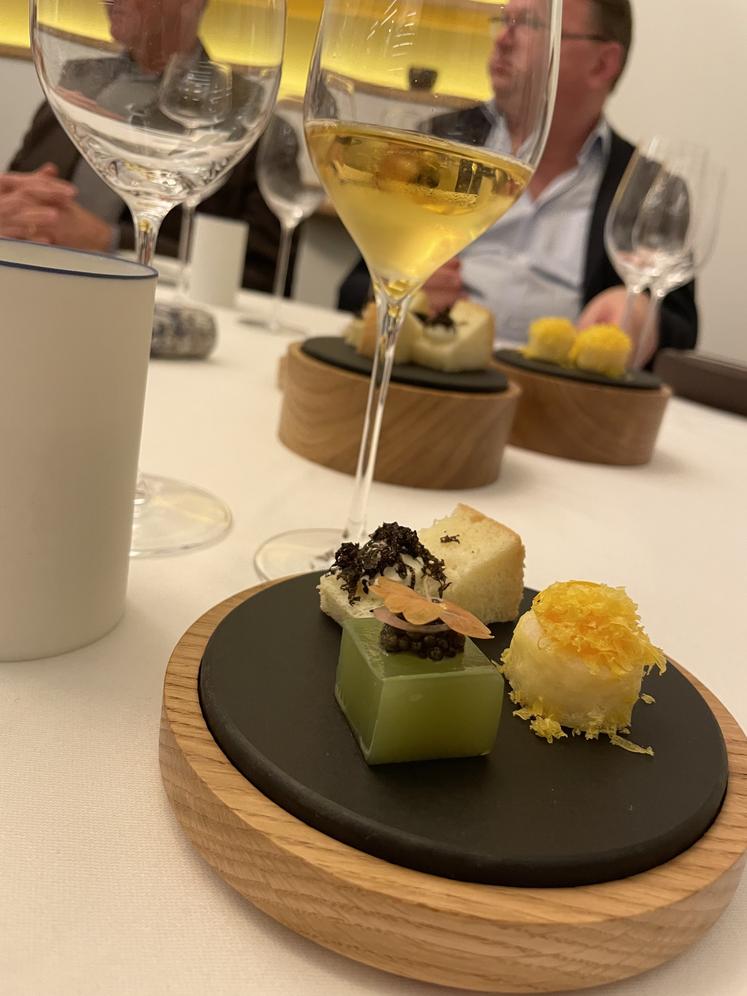 De nombreux mets étaient accompagnés de cidre.