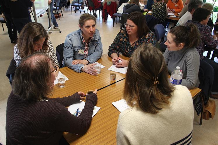 Par groupes de 6, les adhérentes ont formulé leurs vœux de formation