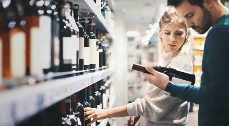 Une consommation de vin en baisse de 2,6 % par rapport à 2022.