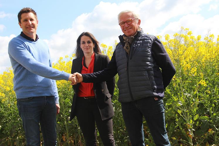 Céline Lefevres entourée de son ancien et nouveau président. "La qualité du binôme président-directrice est fondamentale pour faire grandir l'entreprise en toute sérénité", insistent de concert Patrick Pottier et Gilles Lancelin.