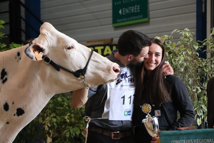 Thomas Pelcat, 30 ans, et sa compagne, Léa Cottebrune, 25 ans, ont été très émus de recevoir ces prix.