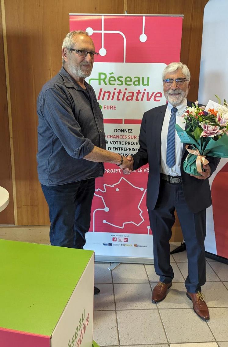 Francis Haas quitte la présidence du Réseau Initiative Eure laissant sa place à Joël Moreau et devient président d'Honneur de l'association.